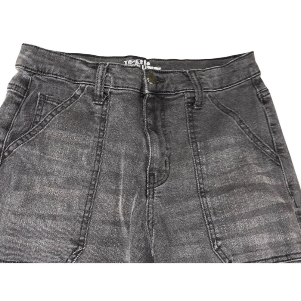 Time and Tru Size 6 High Rise Wide Leg Black Wash Cropped Jeans - Picture 4 of 6